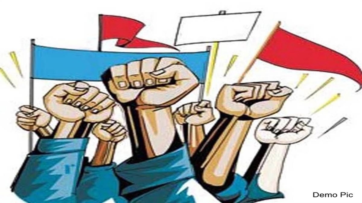 mp contract employees protest 50 reservation in regular jobs almost gone