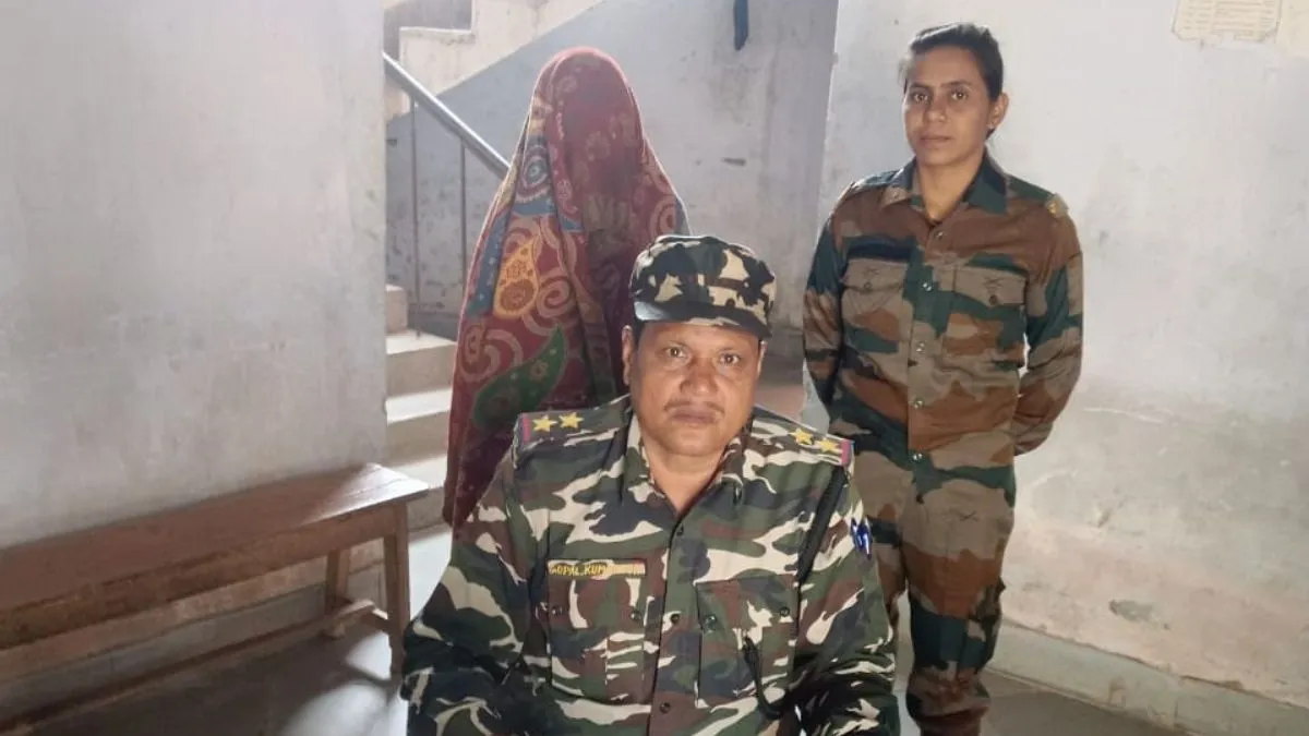 दूसरे कमरे में सो रहे थे बच्चे , मां ने रस्सी से घोंट दी पिता की गर्दन, खुद कबूला जुर्म  
