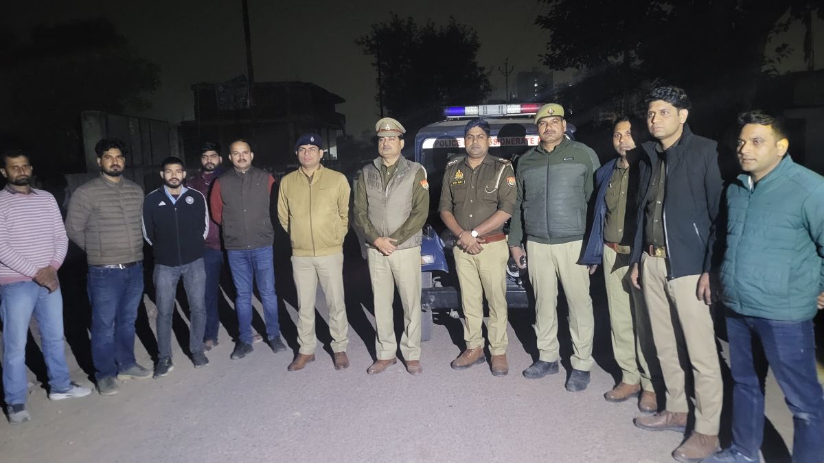 agra police encounter with transformer thieves one shot in the leg