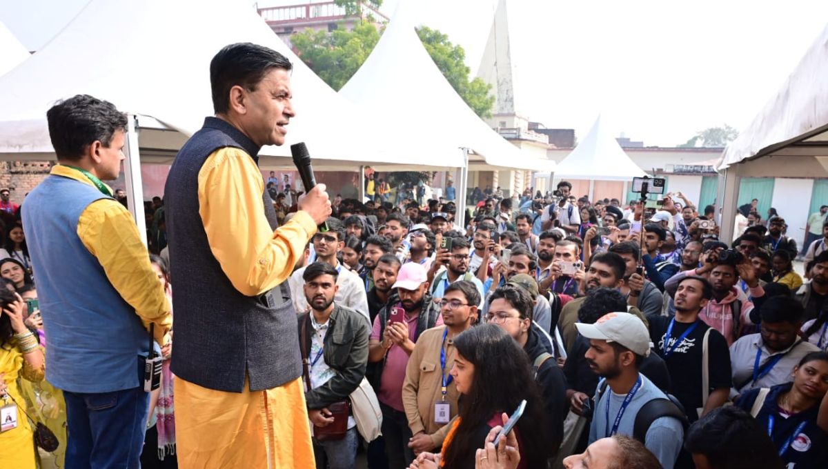 jagriti yatra youth enthusiasm and grand welcome in deoria