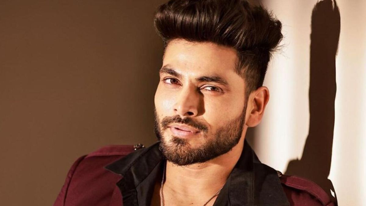 fire breaks out at bigg boss fame shiv thakare house reality show contestants team reacts