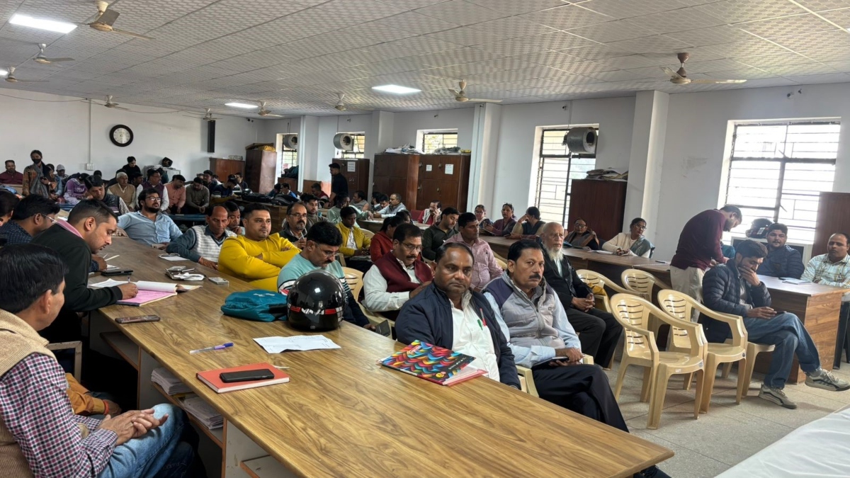 officers and employees present but people complaints not resolved in tehsil day