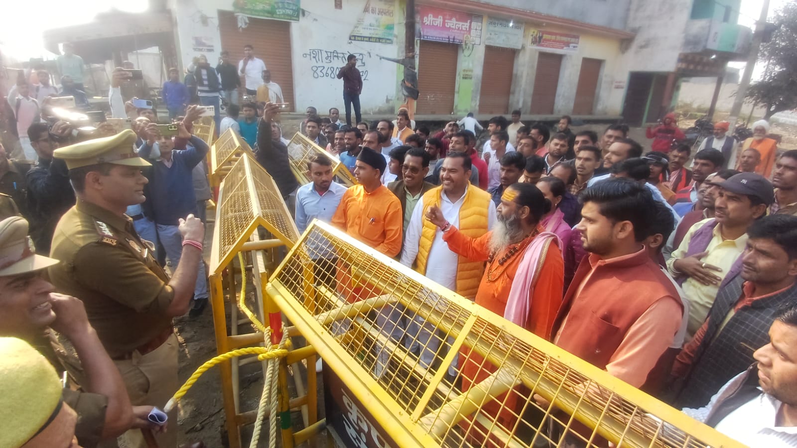 sambhal police halt harihar temple procession market schools closed