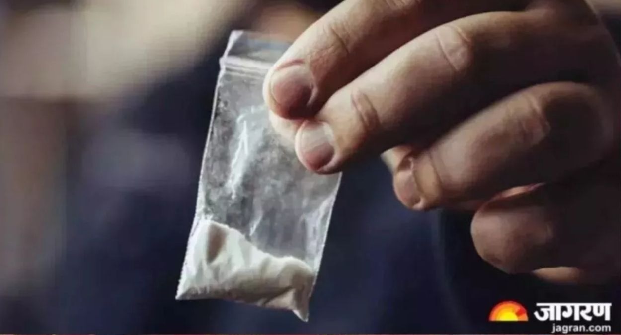 taxi driver arrested with heroin worth 55 million rupees