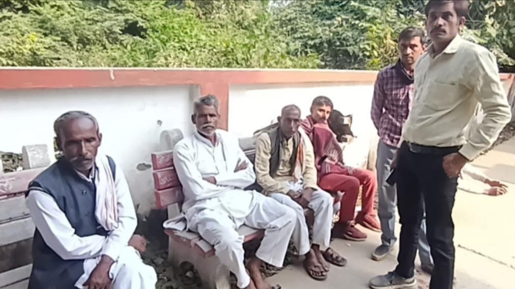 farmer dies due to high tension wire in badaun field