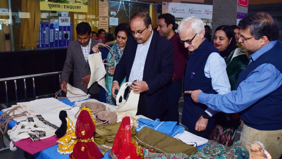 safdarjung hospital exhibition empowering disabled patients through vocational skills