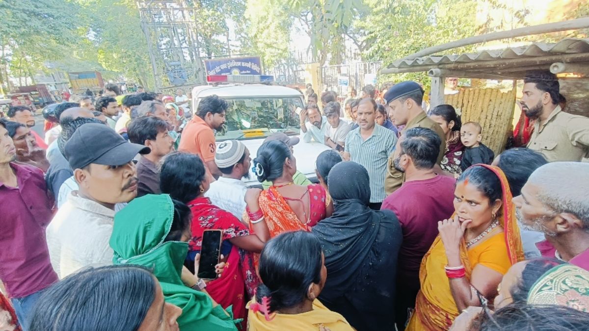 kishanganj loan fraud chit fund company office closed protest erupts