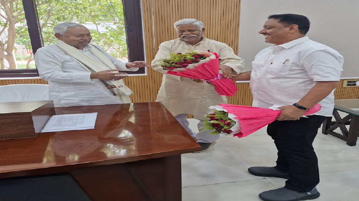 nitish kumar to take oath as bihar cm jharkhand jdu leaders arrive in patna to attend ceremony