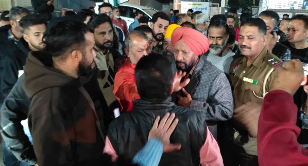 phagwara protest ends deadline set by hindu organizations for arrests in shiv sena leader and his son attack case