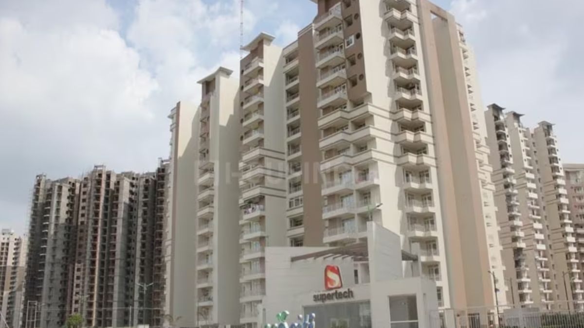 supertech ecocity noida security strike over unpaid wages