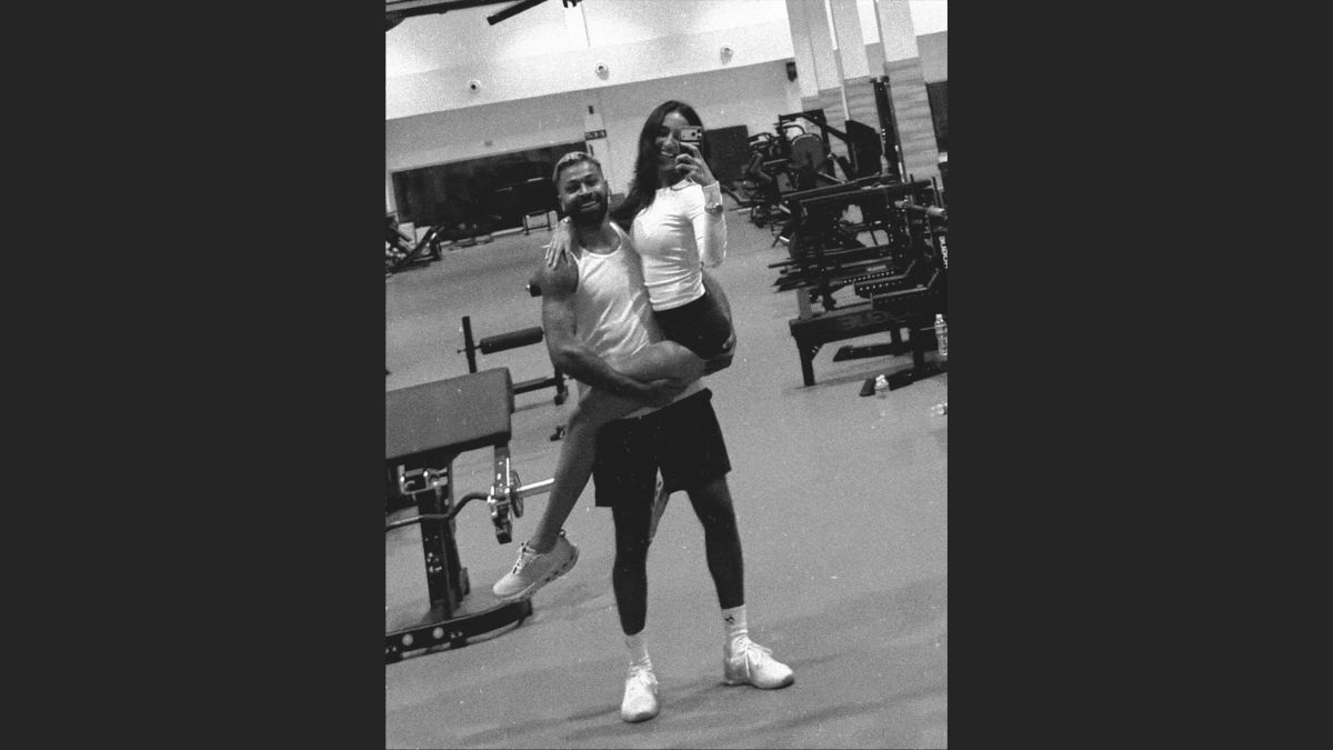 hardik pandya share romantic photos with girlfriend mahieka sharma on instagram