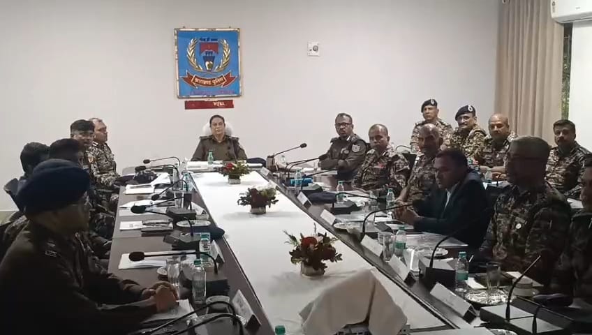 saranda maoism crackdown dgp tadasha mishra in chaibasa