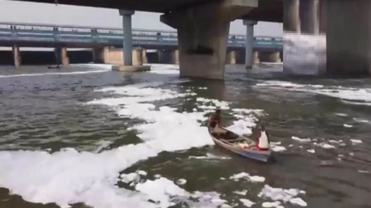 yamuna river pollution flow meters on 75 drains