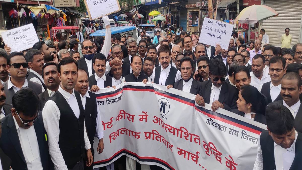 jharkhand high court demands explanation on court fee hike