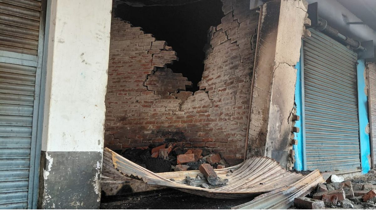 shravasti news blast in shop and bike center in shravasti after fire no casualty