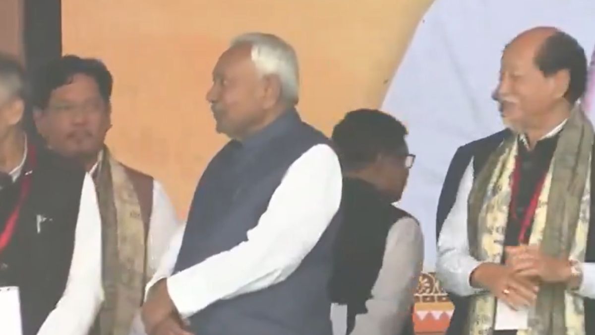 nitish kumar bihar cm 2025 oath taking live shapath grahan swearing in ceremony news updates in hindi lb