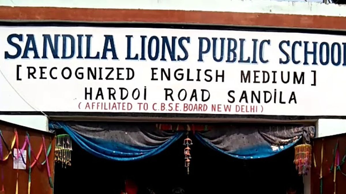 up news gas from chemical leaked in lions public school sandila more than 25 students affected and admitted in hospital