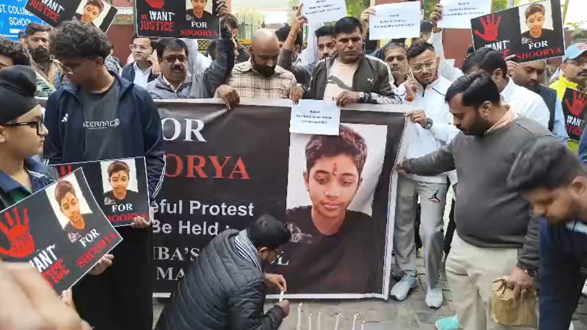 16yearold delhi student committed suicide by jumping in front of a rajendra nagar metro his suicide note will shock you