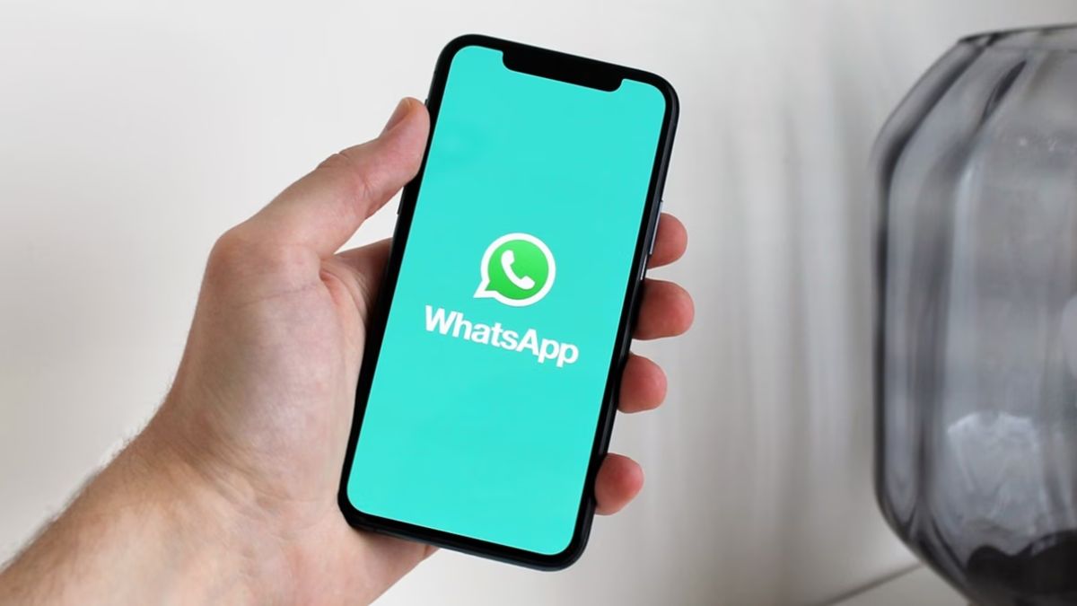 whatsapp for iphone may soon support multiple accounts and heres how it might work