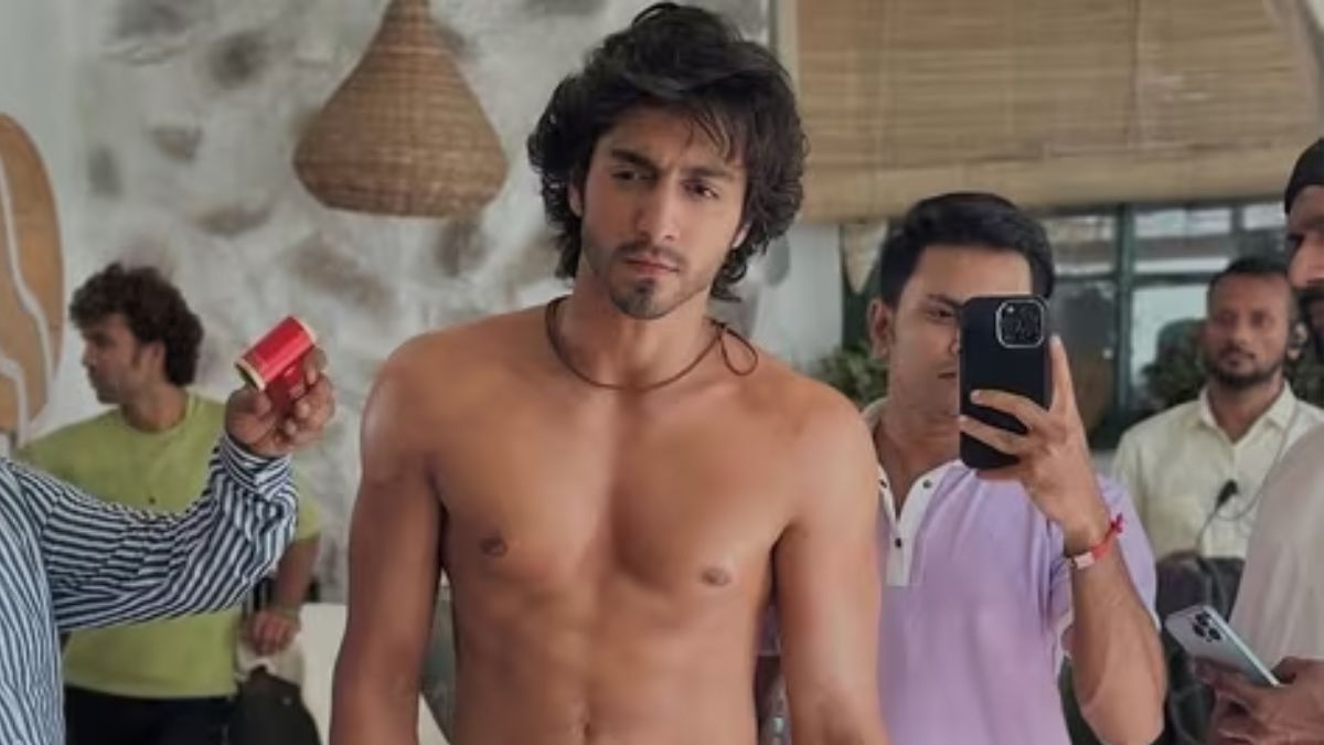 ahaan panday upcoming movie aaishvary thackeray join cast ali abbas zafar film as a villain