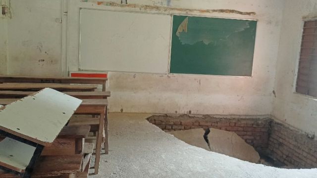 Bihar News: रेलवे मध्य विद्यालय की फर्श धंसी, नौ छात्र-छात्राएं घायल

