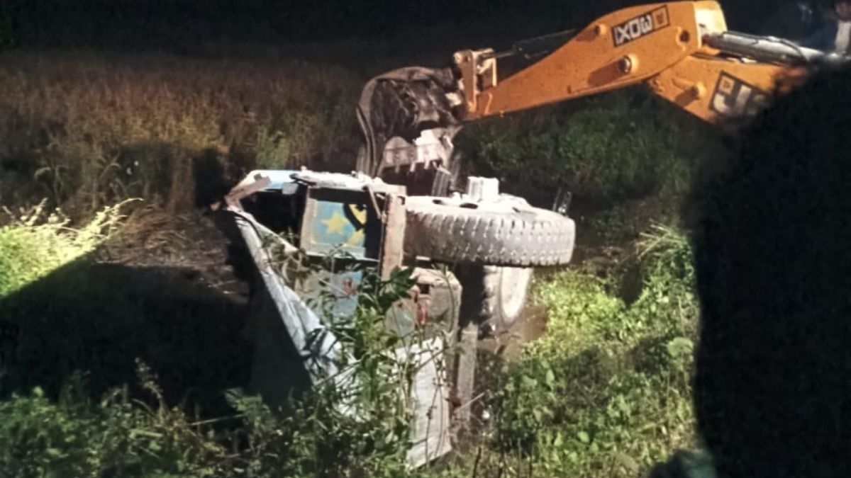 tractor accident in kishanganj two dead one injured