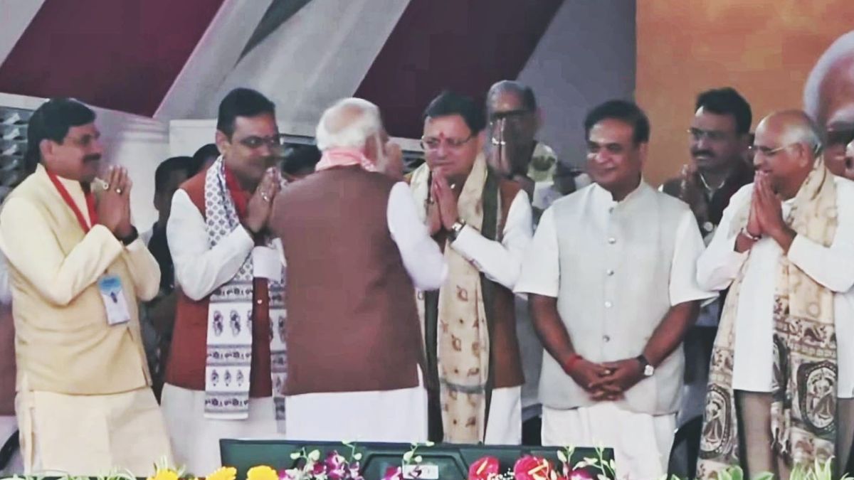 cm dhami attends bihar government swearing in ceremony