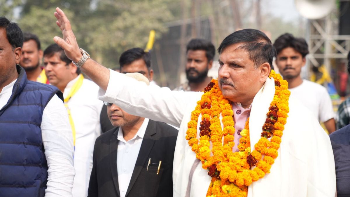 sanjay singh give employment give social justice march reached pratapgarh
