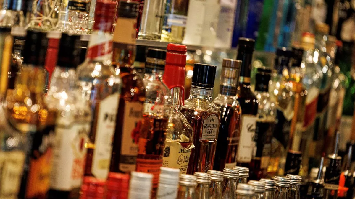 bihar border liquor shops demand for closure allocation questioned