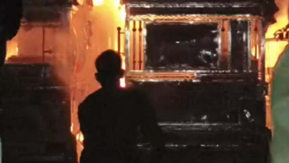 araria fire ice cream vans blaze losses in lakhs