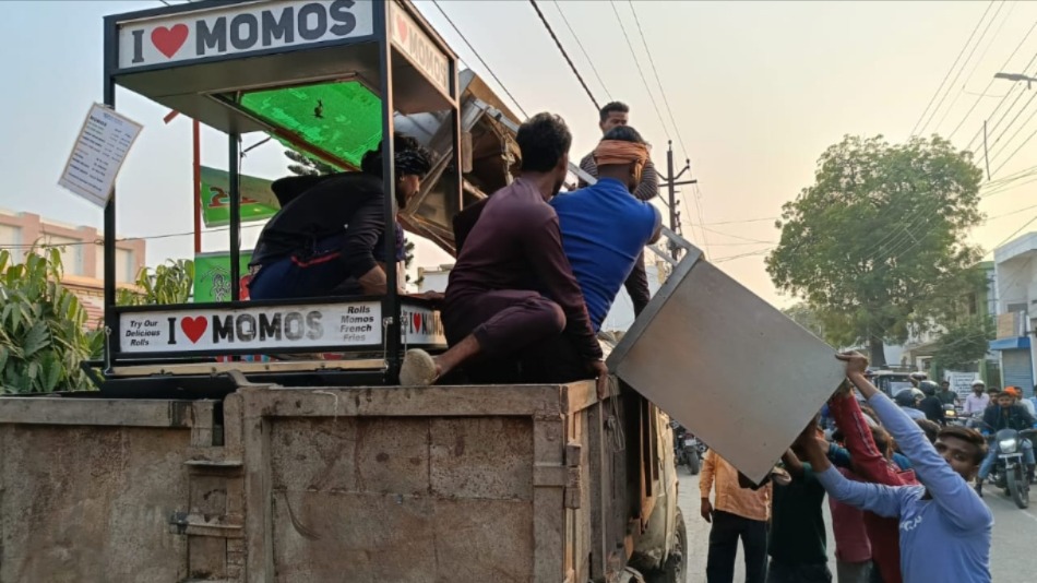 antiencroachment drive 11000 fine imposed illegal occupations removed in hardoi