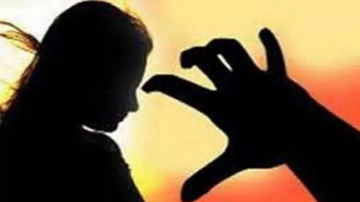 neighbour entered house and molested woman at roorkee