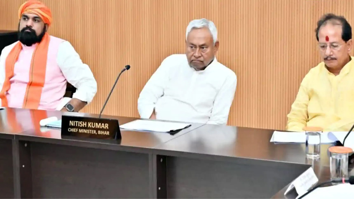 nitish kumar cabinet meeting first meeting on 25th after department allocation
