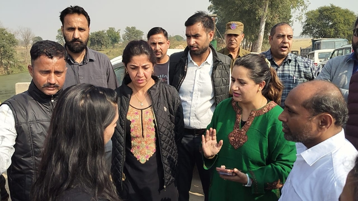 central government team visits floodaffected areas listens to victims