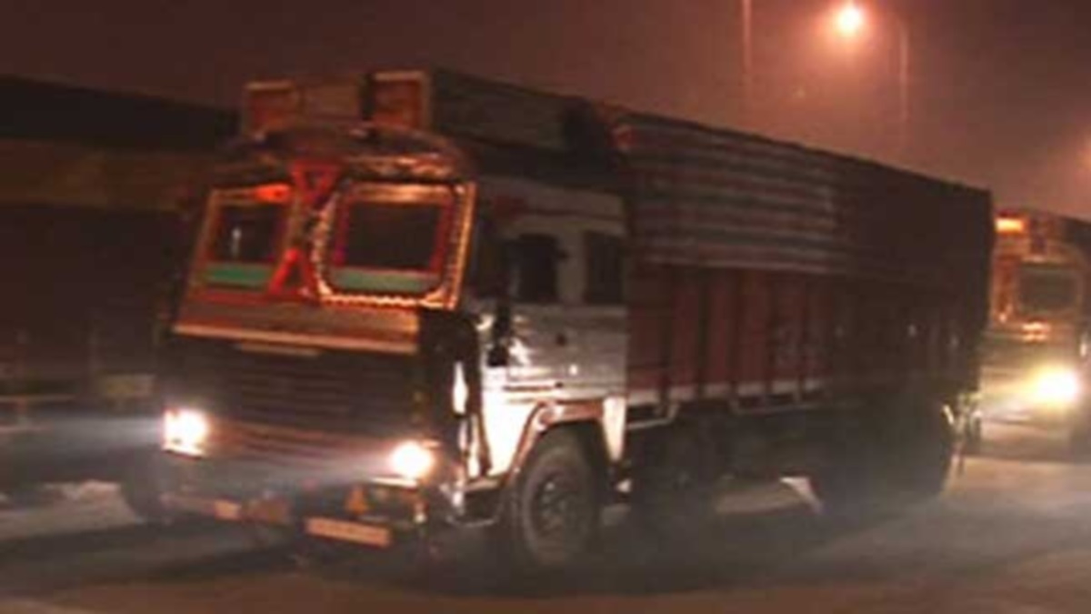 truck driver kidnapping fake police robbing on mpmaharashtra border