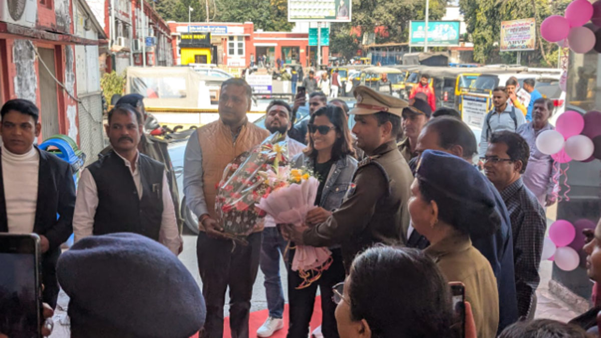 railway honored women world cup winner sneh rana