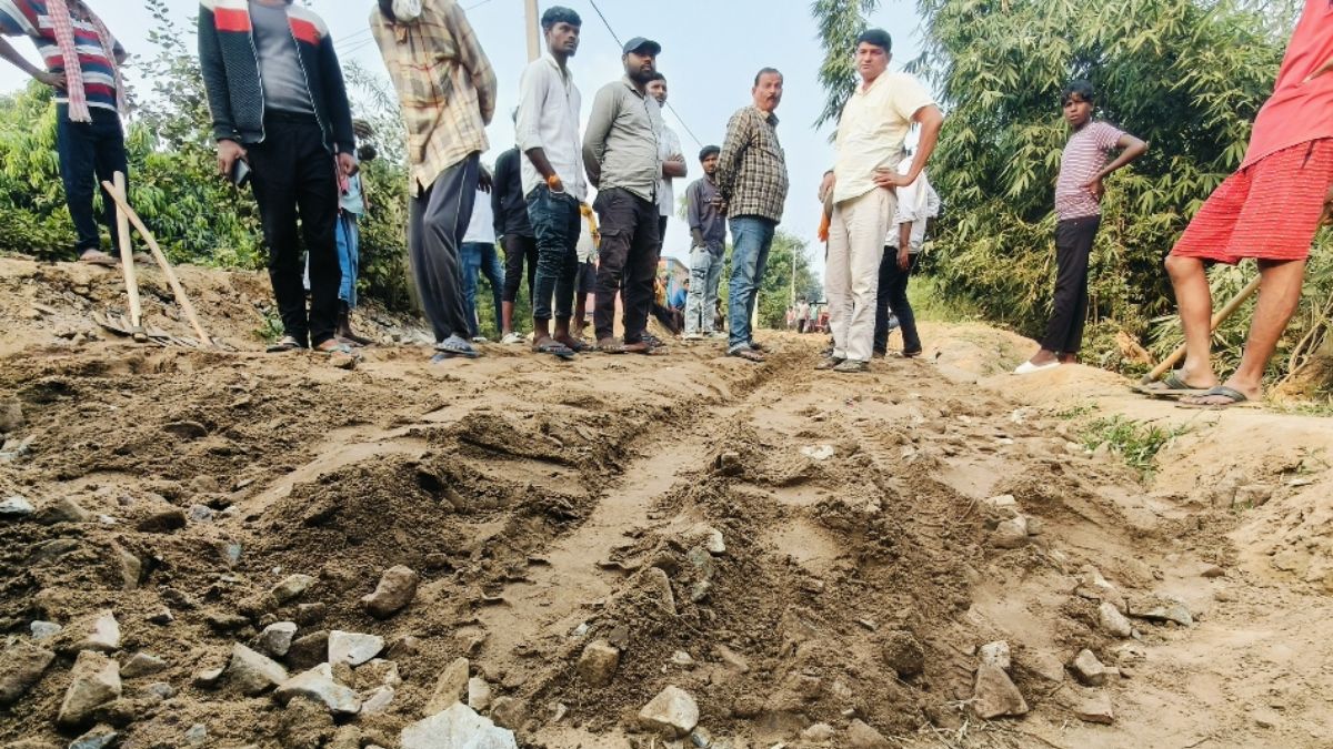 poor construction halts road project in koilwar under sulabh sampark path yojana