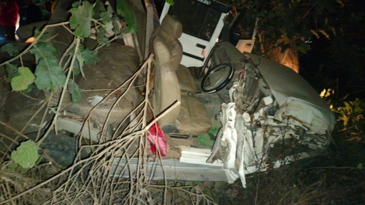 bolero accident in ambedkar nagar woman dead four injured