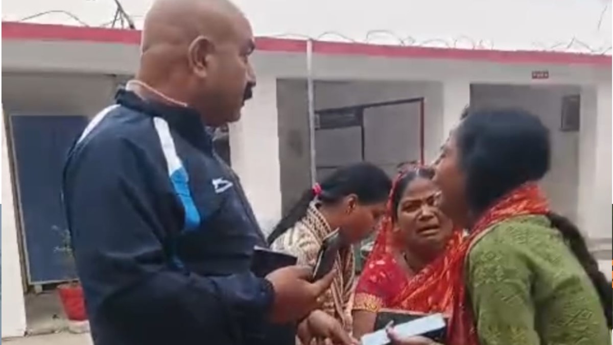 varanasi road accident scorpio kills scooter rider