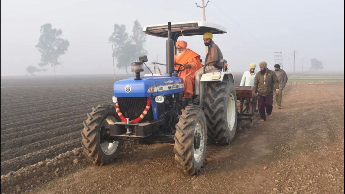 mp balbir singh seechewal helps floodaffected farmers reclaim farmlands