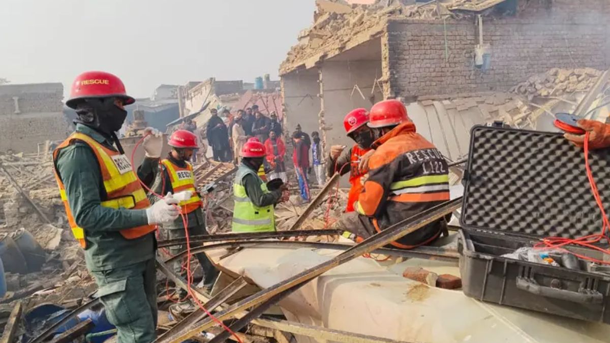 pakistan boiler blast in chemical factory in faisalabad punjab kills