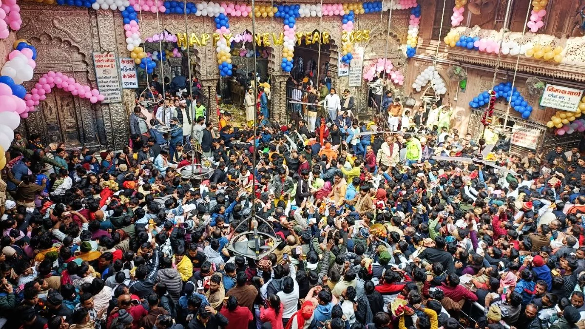 temple jagmohan railing restrictions for crowd control