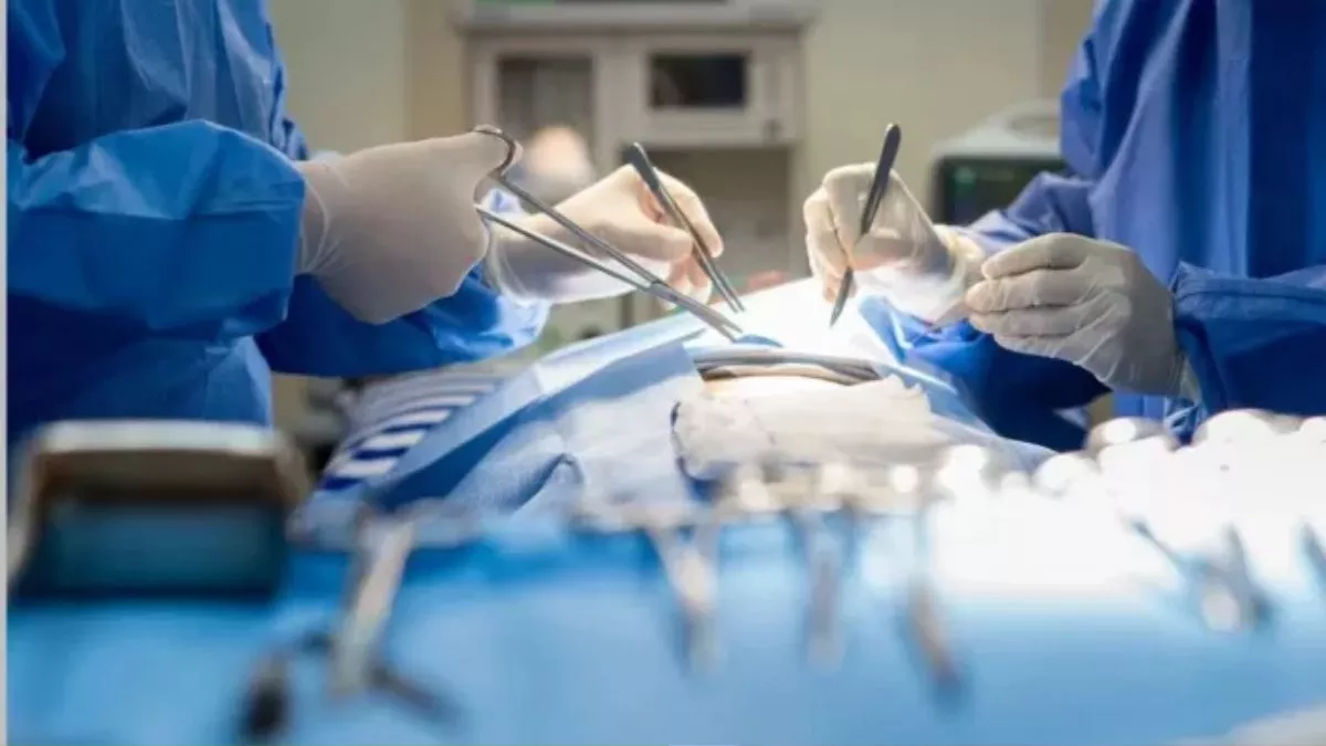 deoria firing doctors remove bullet from intestine after money dispute