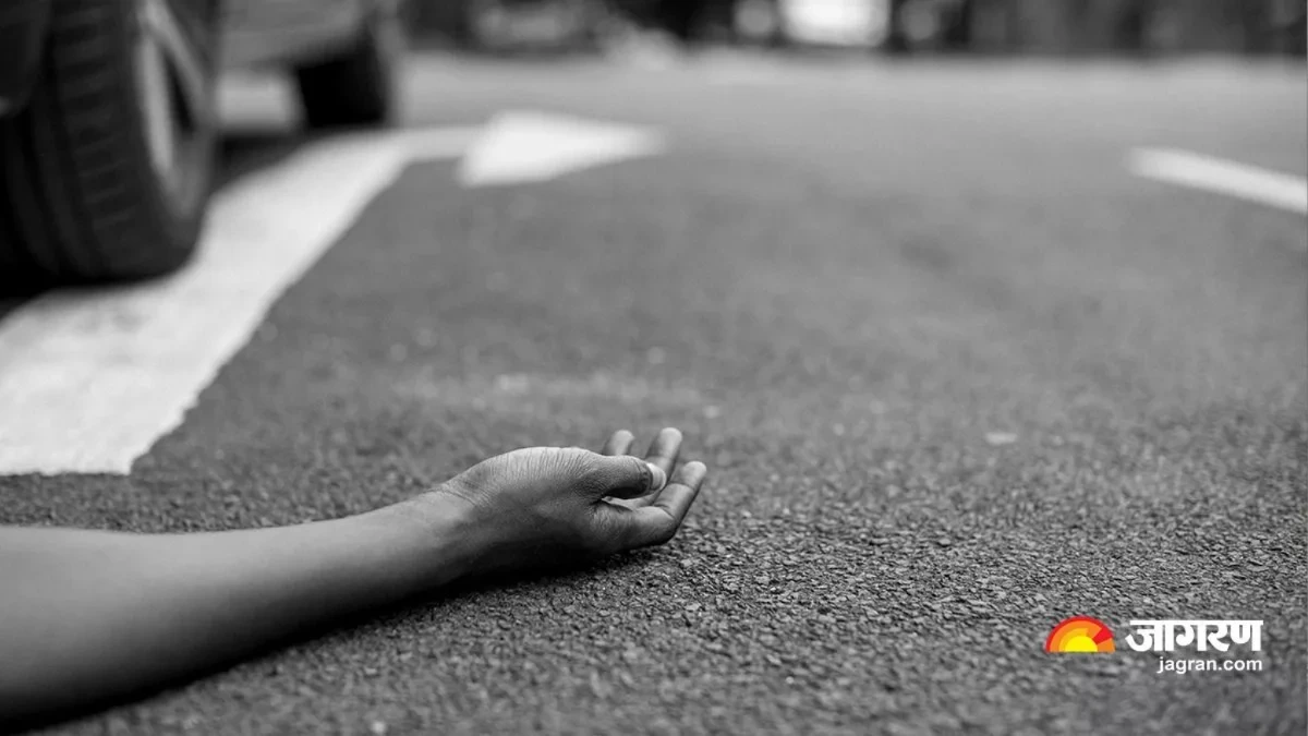 road accident near yamuna expressway two students dead