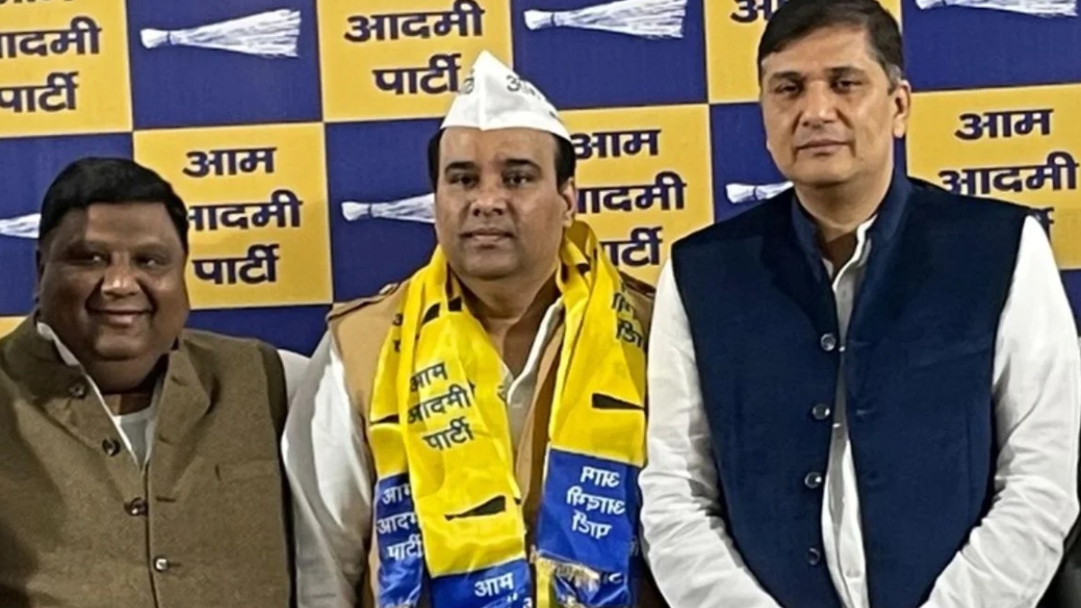 former delhi minister asim ahmed khan rejoins aap