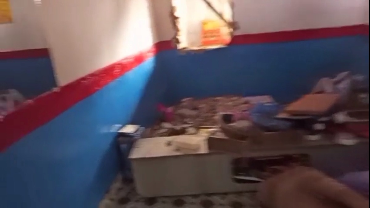 sultanpur jewelry store theft thieves steal safe after burglary