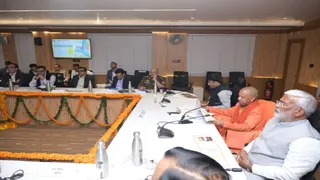 Magh Mela 2026 आइसीसीसी सभागार में आयोजित समीक्षा बैठक करते उत्तर प्रदेश के मुख्यमंत्री योगी आदित्यनाथ। सौ. सूचना