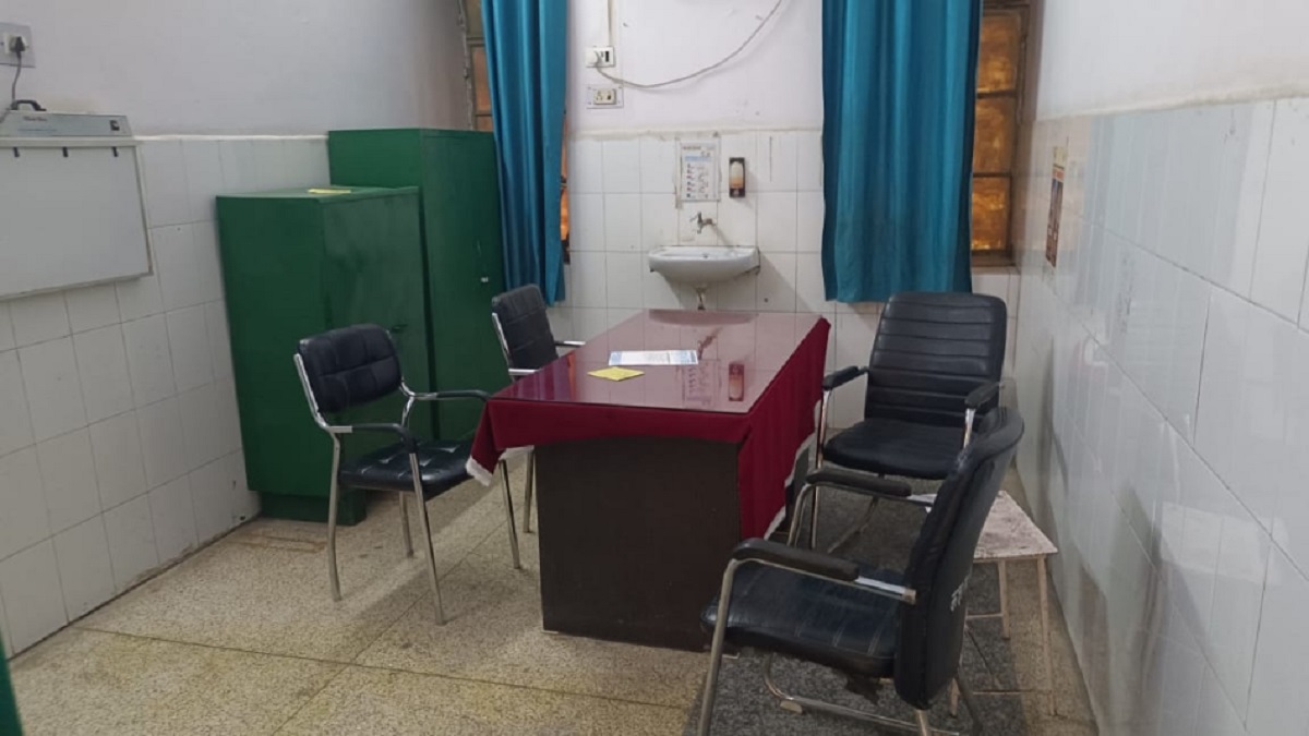 doctors absent patients suffer at calvin hospital at prayagraj