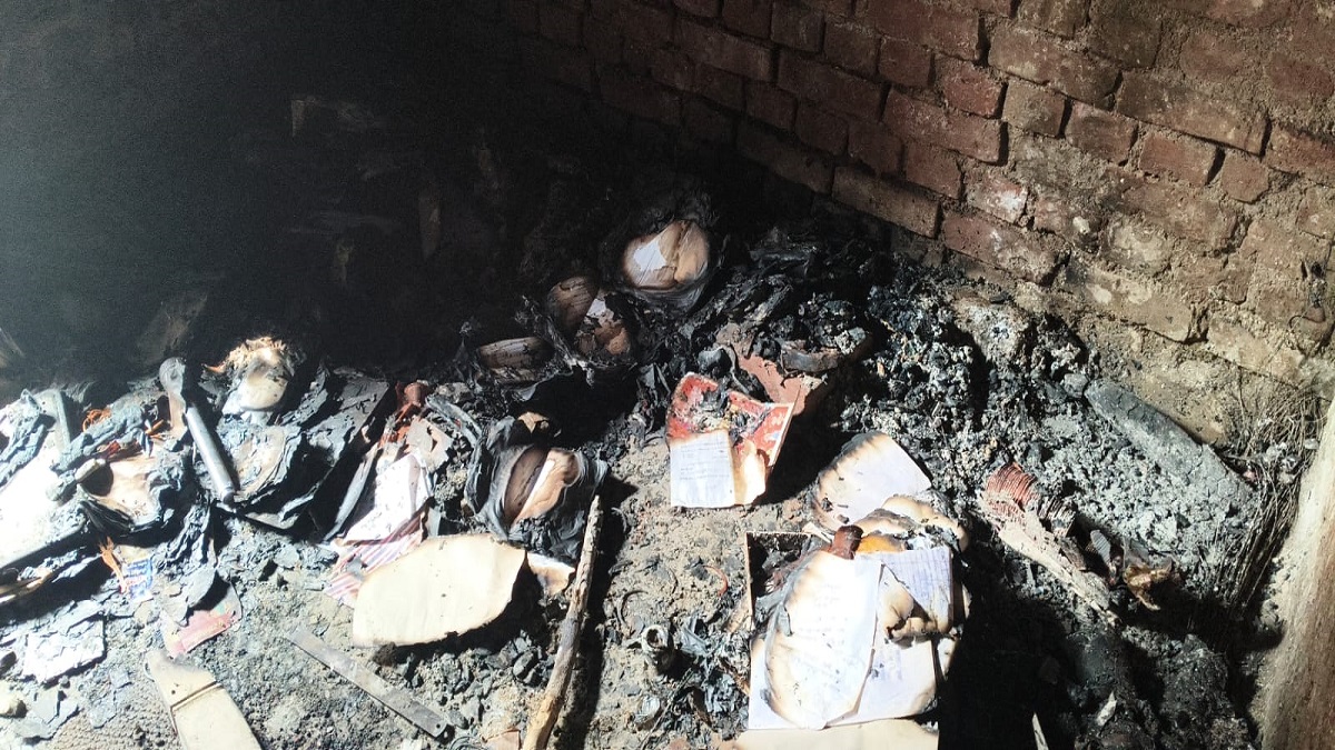 fire in blo office at kunda of pratapgarh documents destroyed