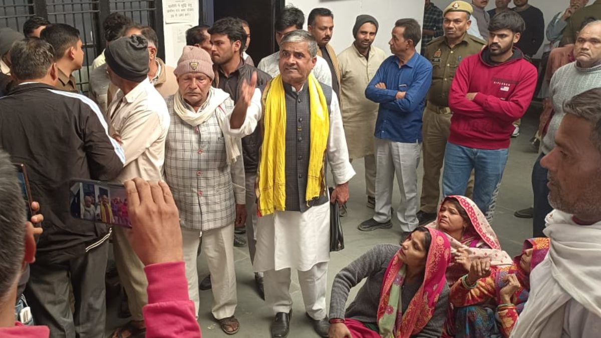 hapur farmer death sparks protest over alleged bribe in dhaulana